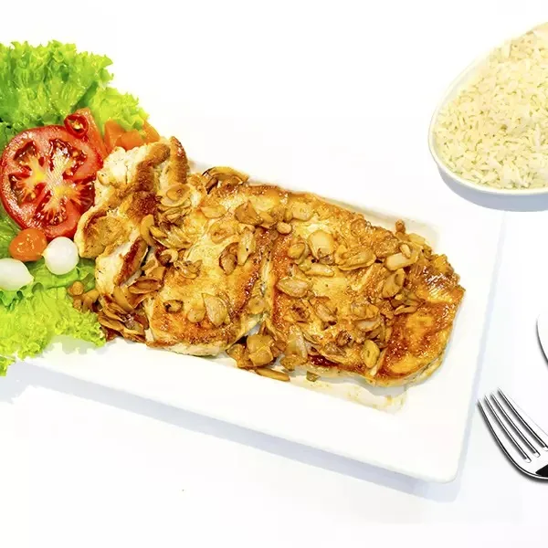 filé de frango ao alho e óleo
