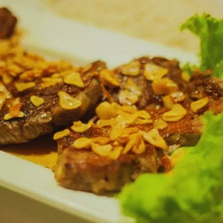 Entrecot ao alho e óleo.