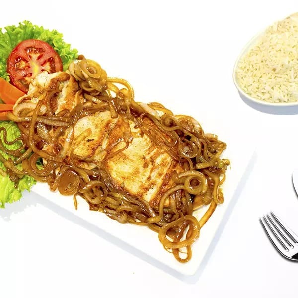 Filé de frango acebolado