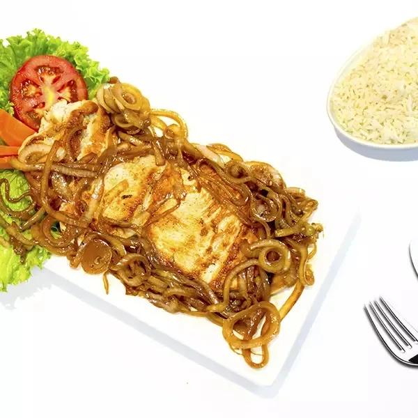 Filé de frango acebolado