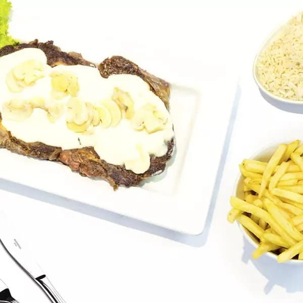 FIlé molho branco champignon